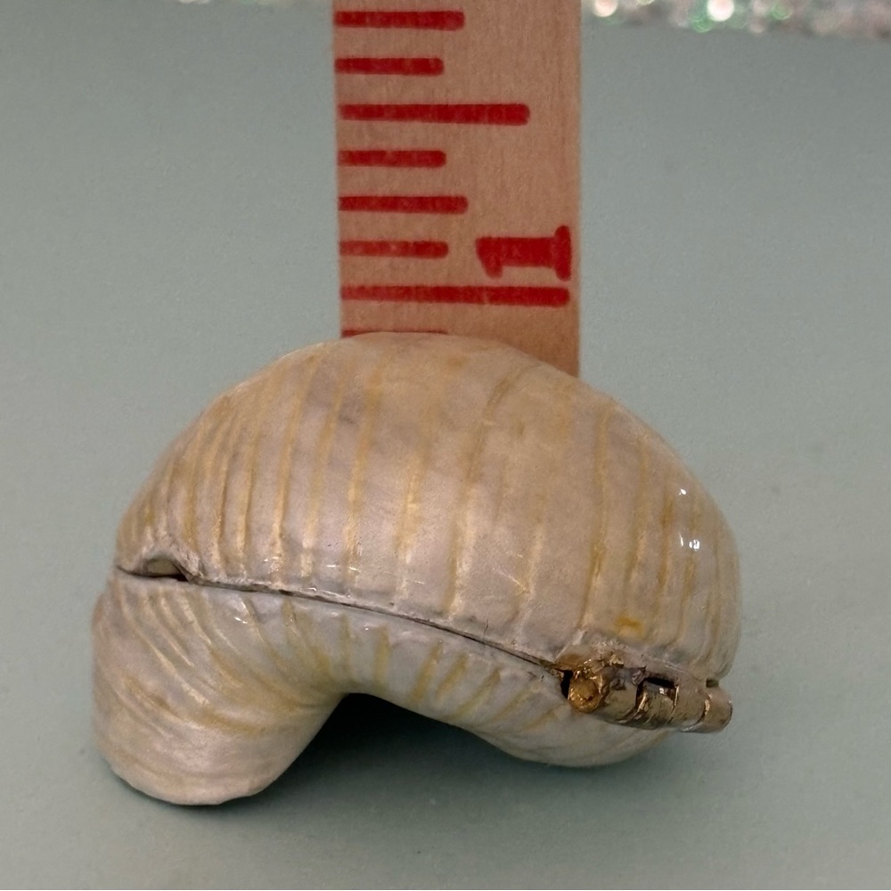 Monet 2011 Collectible Nautilus Shell Pearl Metal Ceramic Hinged Treasures Box - Picture 7 of 7